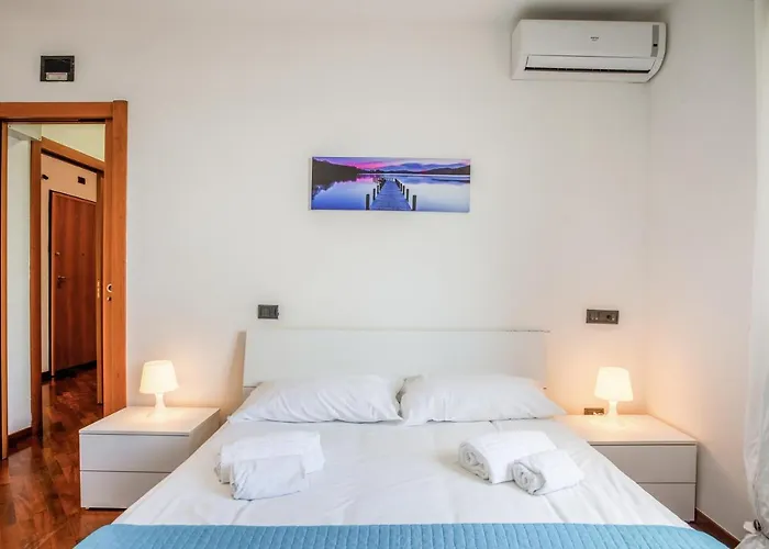 Bari Waterfront Apartment